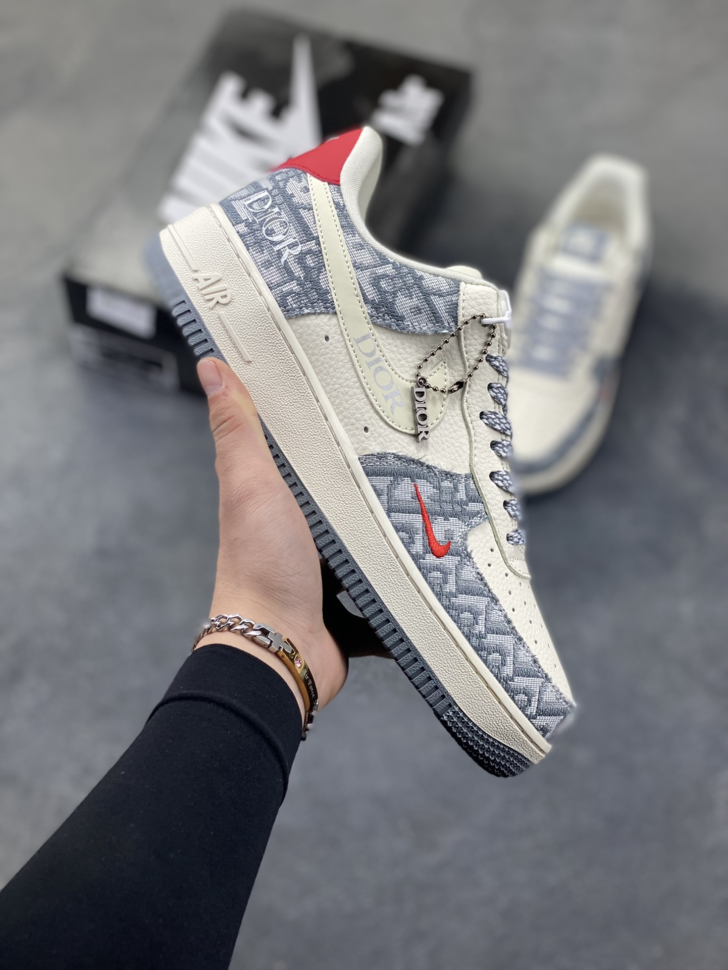 _d0C9s6Yi0Y03isuR1iN-KvjVXktnsVygcaYw91w