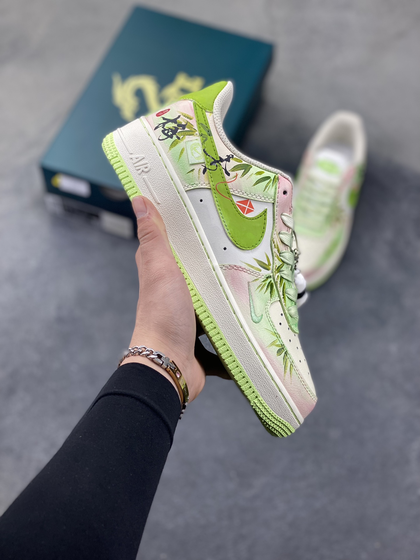 _det9sObS-W0krTkF9L05bZjgZdzi0AV_MmrUG2w