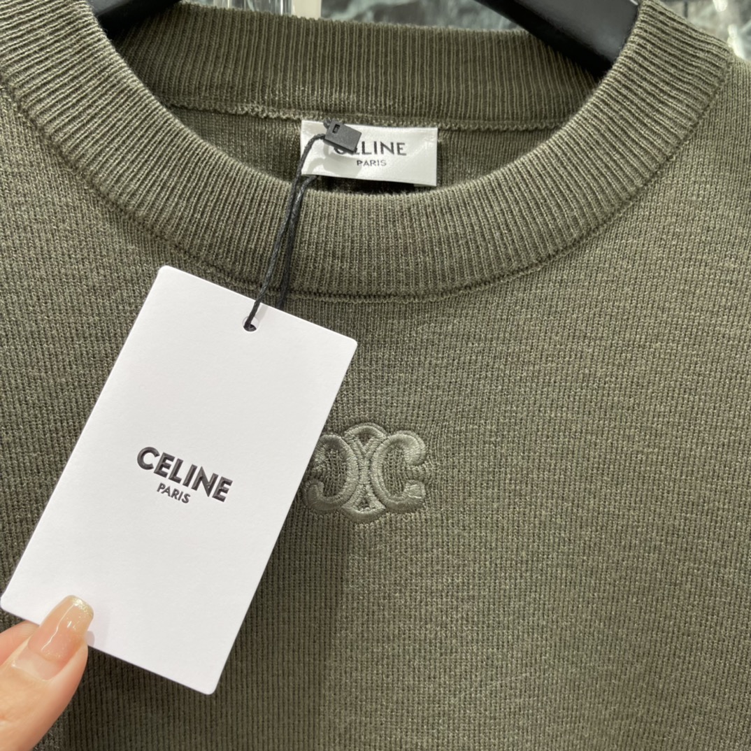 CE 26春季新款 刺绣针织上衣 圆领设计简约大方 胸前刺绣凯旋门超有辨识度 通勤休闲都能轻松驾驭 搭配