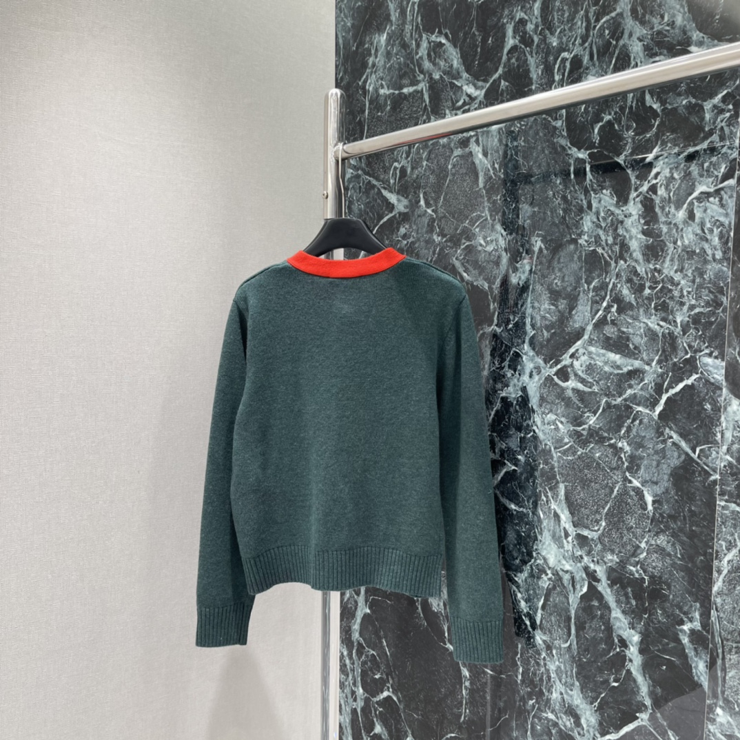 G家 26春季新款 红领结针织开衫 领口配红色丝绒领结 复古又摩登 辨识度满分 红绿撞色灵感来自品牌经典