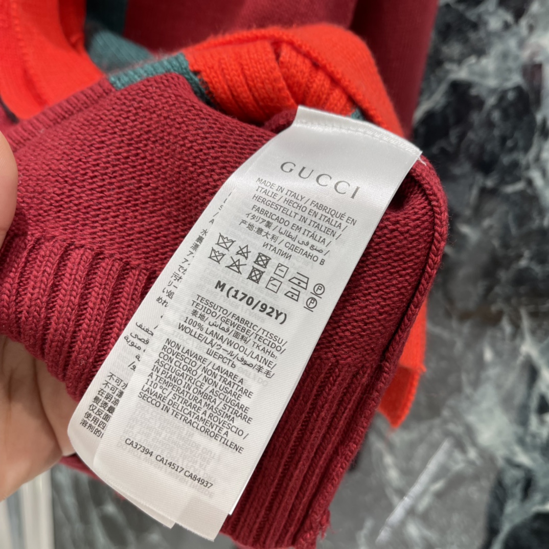 G家 26春季新款 红领结针织开衫 领口配红色丝绒领结 复古又摩登 辨识度满分 红绿撞色灵感来自品牌经典