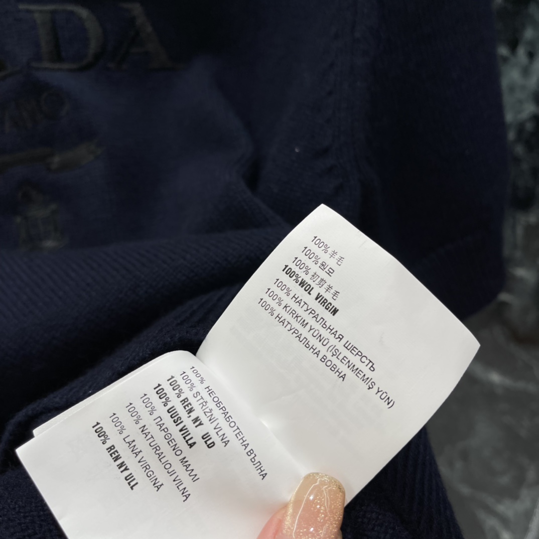 PD 26春季新款 徽标刺绣针织短袖 胸前字母刺绣 低调又有辨识度短款设计 单穿或叠搭都很OK 通勤聚会