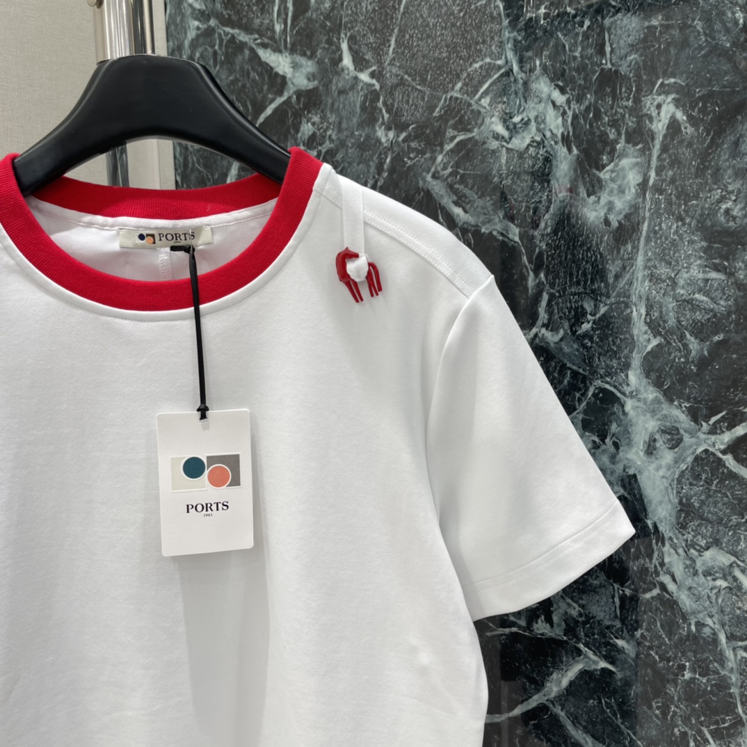 PORT 26春季新款 马元素短袖T恤 红色圆领+肩部小马刺绣 简约又有细节感!小马元素寓意”马上有钱“