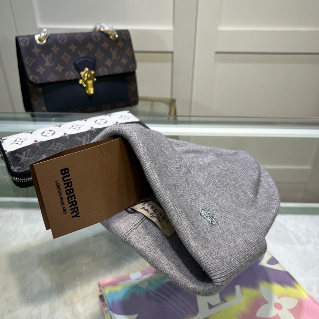 配防尘袋🌺【巴宝莉BURBERRY】官网简约高端系列，百分之70羊毛，30兔毛针织帽！男女同款，加厚更保