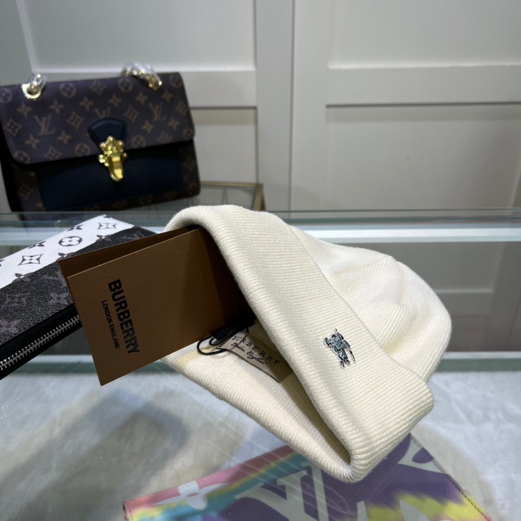配防尘袋🌺【巴宝莉BURBERRY】官网简约高端系列，百分之70羊毛，30兔毛针织帽！男女同款，加厚更保