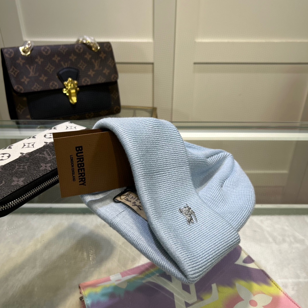 配防尘袋🌺【巴宝莉BURBERRY】官网简约高端系列，百分之70羊毛，30兔毛针织帽！男女同款，加厚更保