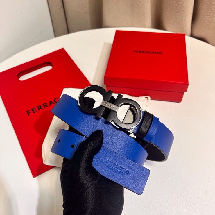 这款Ferragamo皮带以现代风格演绎经典款式，撞色注入休闲意趣，双面设计适配多元场景。同色系漆面Ga