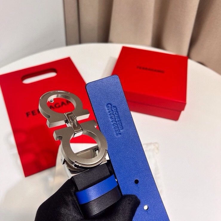 这款Ferragamo皮带以现代风格演绎经典款式，撞色注入休闲意趣，双面设计适配多元场景。同色系漆面Ga