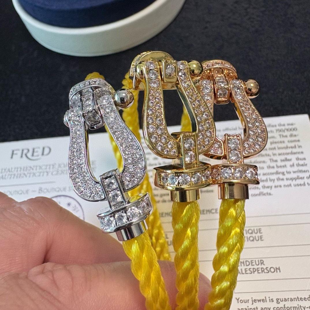 NO:720553,New product release hot Fred Feiden silver, rose gold, gold buckle full diamond, half diamond, non-diamond horseshoe buckle unisex high quality fluorescent yellow, lemon yellow, light yellow nylon rope bracelet bracelet!  Big brand of red leather rope in the year of birth, fashionable and exquisite FORCE series bracelets, high-end customization ~ sub-gold micro-plating 18k gold craftsmanship, Seiko horseshoe buckle head bracelet!  The effect is very versatile. Internet celebrity expert. A must-have item for fashionistas. Rose gold, gold, silver buckles for men and women, two sizes 17/19cm, bracelet, bracelet, gold, Cartier high-end jewelry19860909新品发布火爆费雷德 Fred斐登银色、玫瑰金、金色扣头满钻、半钻、无钻马蹄扣中性款高品质荧光黄、柠檬黄、淡黄色尼龙绳手链手镯！本命年红皮绳大牌 时尚 精致FORCE 系列手链高端定制～亚金微电镀18k金工艺 精工马蹄扣头手镯！上手效果非常百搭 网红达人 时尚一族必备单品 玫瑰金、黄金、银色扣头男女情侣款两个码数17/19cm,,bracelet,bracelet,gold,卡迪亚高端饰品,Jewelry