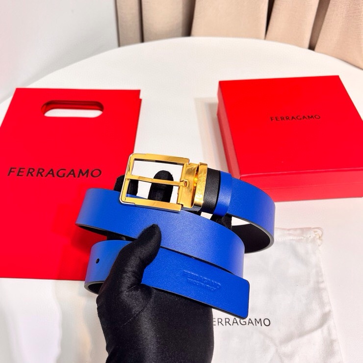 这款Ferragamo皮带以现代风格演绎经典款式，撞色注入休闲意趣，双面设计适配多元场景。同色系漆面Ga