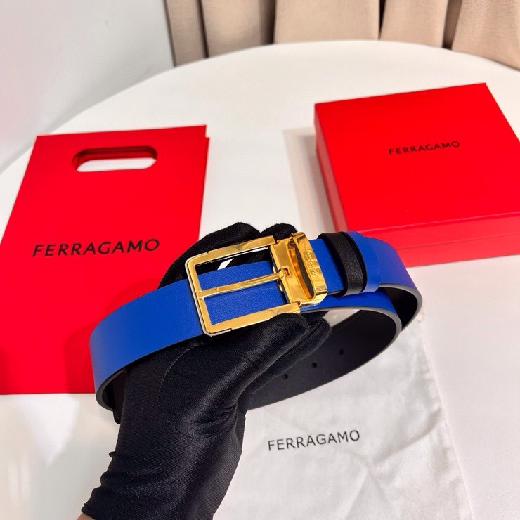 这款Ferragamo皮带以现代风格演绎经典款式，撞色注入休闲意趣，双面设计适配多元场景。同色系漆面Ga