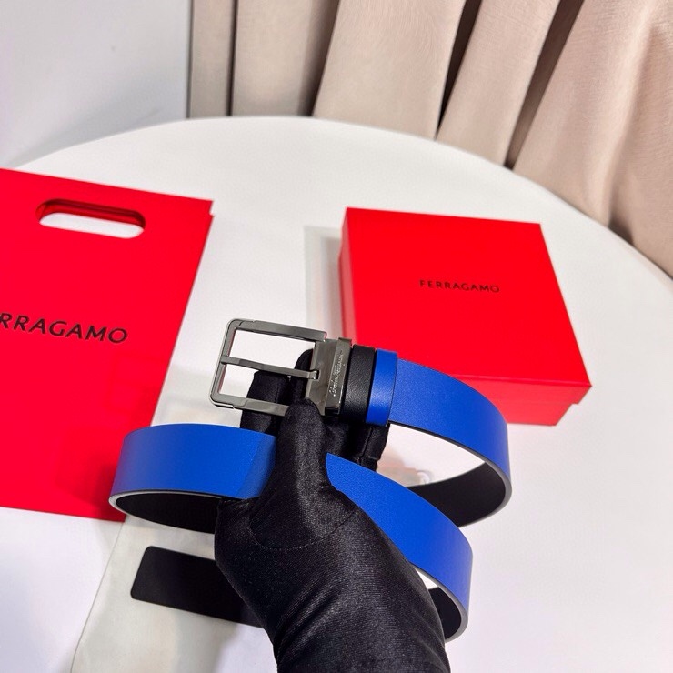 这款Ferragamo皮带以现代风格演绎经典款式，撞色注入休闲意趣，双面设计适配多元场景。同色系漆面Ga