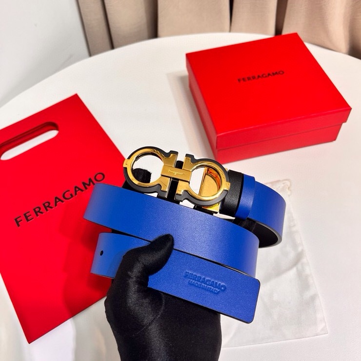 这款Ferragamo皮带以现代风格演绎经典款式，撞色注入休闲意趣，双面设计适配多元场景。同色系漆面Ga