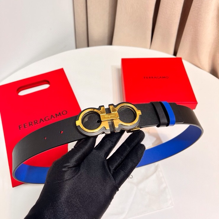 这款Ferragamo皮带以现代风格演绎经典款式，撞色注入休闲意趣，双面设计适配多元场景。同色系漆面Ga
