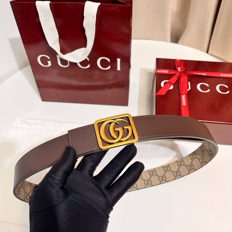 古奇 新款 GG Marmont系列从典藏廓形汲取灵感，呈现双G勾边设计。撞色缝线设计一展品牌精湛技艺，