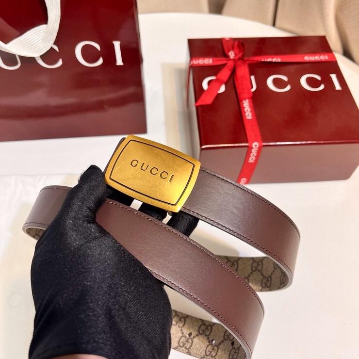 古奇 新款 GG Marmont系列从典藏廓形汲取灵感，呈现双G勾边设计。撞色缝线设计一展品牌精湛技艺，