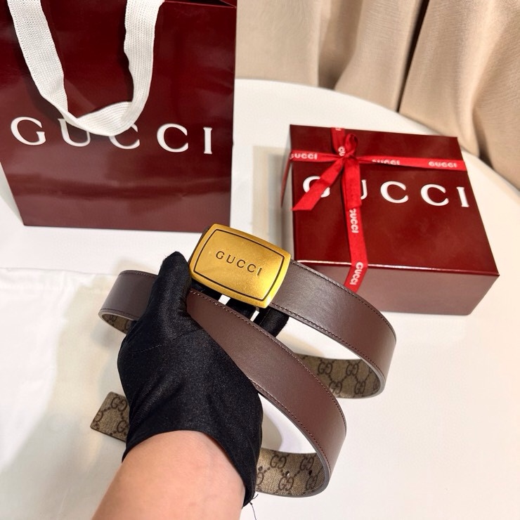 古奇 新款 GG Marmont系列从典藏廓形汲取灵感，呈现双G勾边设计。撞色缝线设计一展品牌精湛技艺，