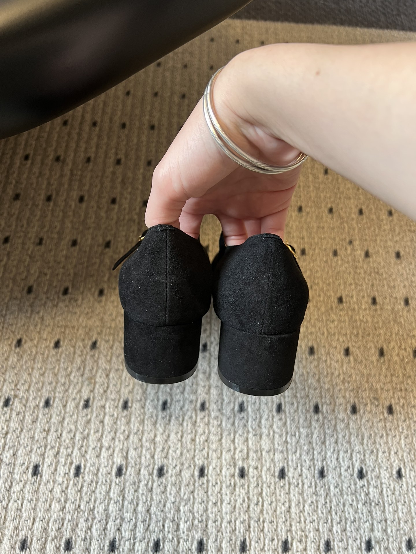 Gianvito Ross*26ss早春新款经典粗低跟玛丽珍鞋延续玛丽珍鞋的标志性T字带与可调节搭扣设计