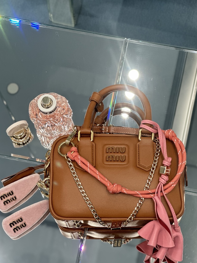 _djs9sEzDWEI6PjPB0ErWWNBisbZ2Tcrh12Gj4WQ