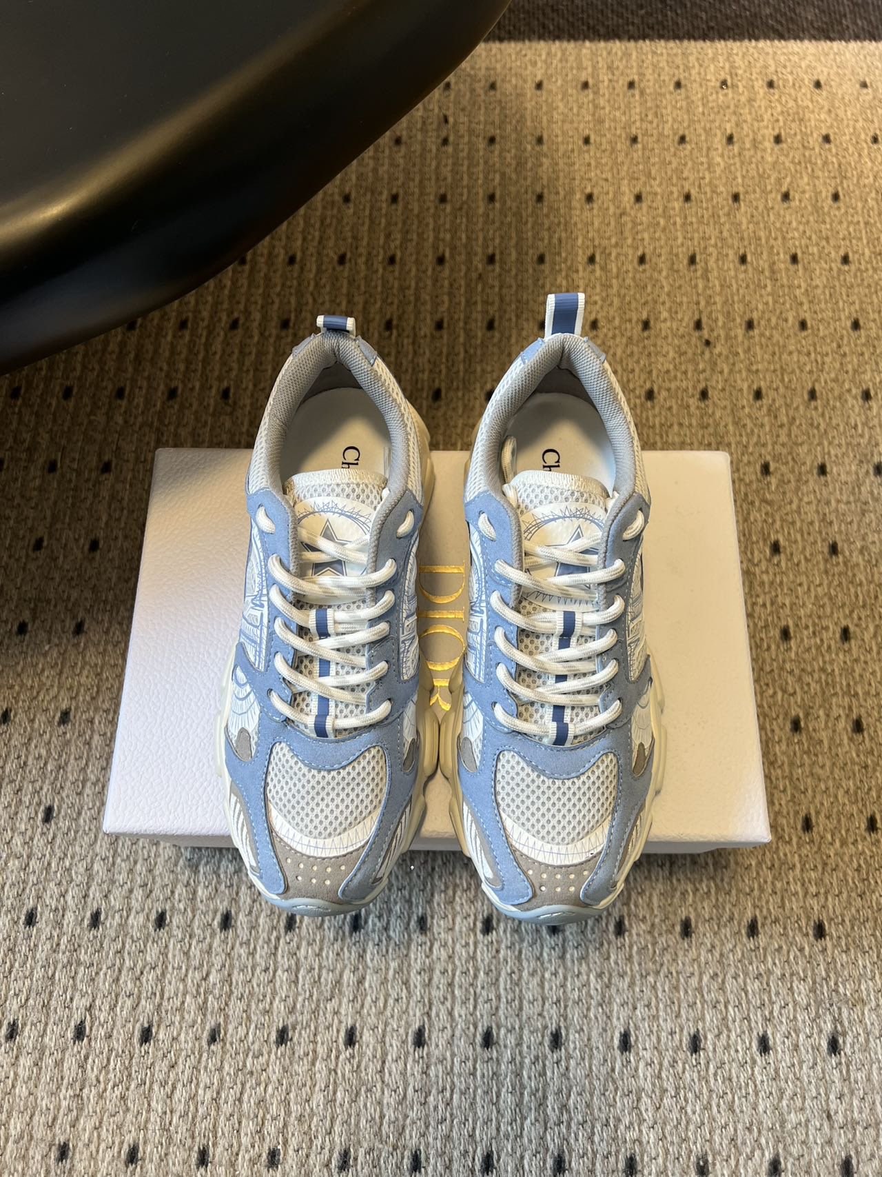 NO:724348,Top quality Dio* 26ss star model, the main recommended hot product, the newly released Dior Dior Chrono new casual sports shoes, running shoes and dad shoes are really cool and full of futuristic feeling! Really cool!  Once again interpreting Dior's concept of cool fashion, the lucky star will bless you with good luck. The new EVA sole is super light and super soft! A perfect replica of the original!  Size 35-41 (customized sizes 40 and 41 are non-refundable), dad shoes, dior, dior, sneakers19860909顶级品质 Dio* 26ss 明星款 主推爆品 全新发售的迪奥 Dior Chrono 新款休闲运动鞋跑鞋老爹鞋 真的酷毙了,未来感十足! 真的好飒！再次演绎了迪奥酷时尚的理念,幸运星为你加持好运,全新的EVA鞋底超轻超软!原版完美复刻！ 码数35-41码（40、41码定制不退换）,老爹鞋,dior,dior,sneakers,Women's Shoes