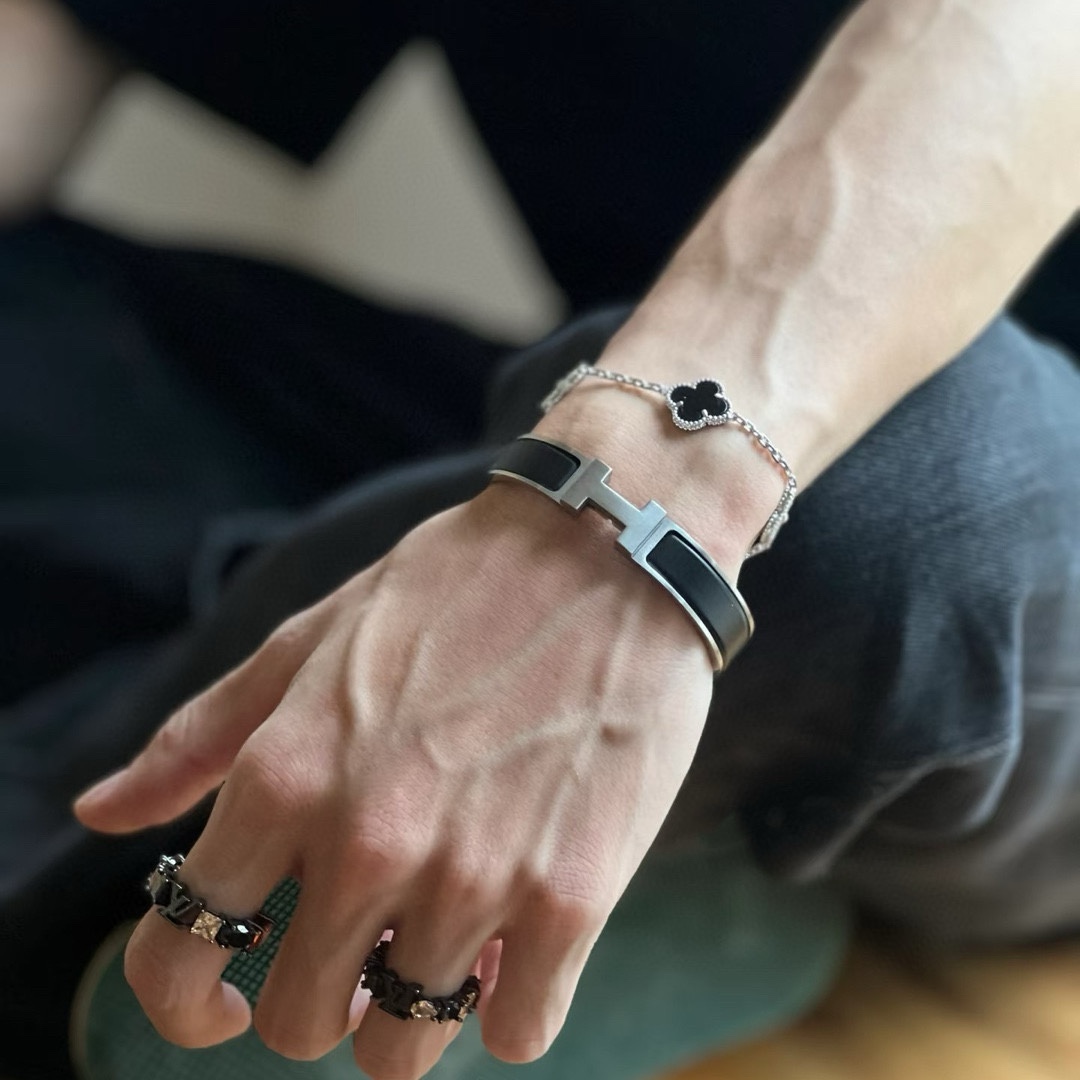 Bracelet Hermes So Black Clic HH métal noir mat émail noir métal argenté brossé émail noir T5 19cm