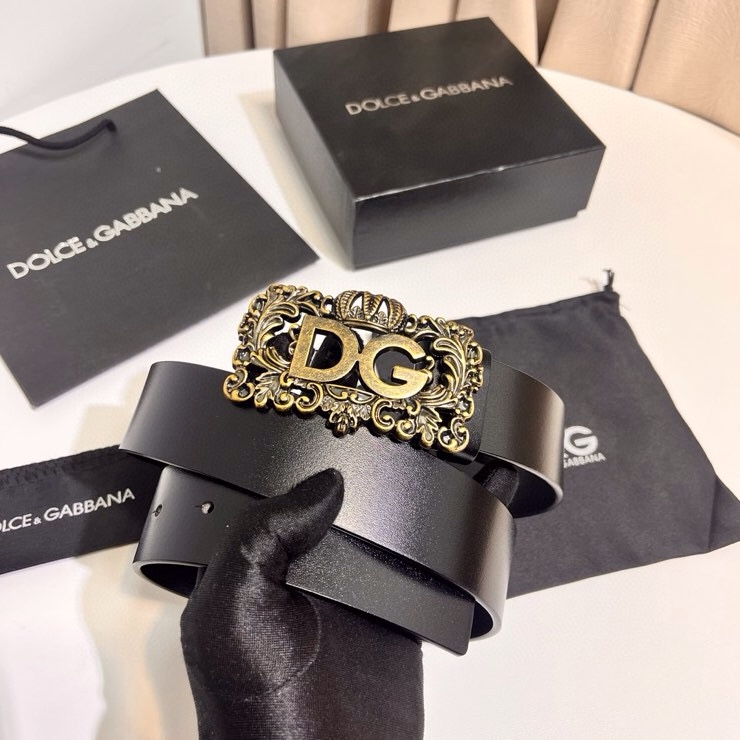 Dolce&Gabbana 新款 鞍皮腰带，简约配饰，缀以个性化钌色电镀金属 DG 徽标搭扣 4.0cm