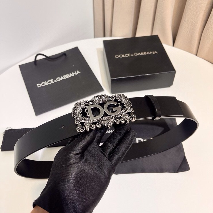 Dolce&Gabbana 新款 鞍皮腰带，简约配饰，缀以个性化钌色电镀金属 DG 徽标搭扣 4.0cm