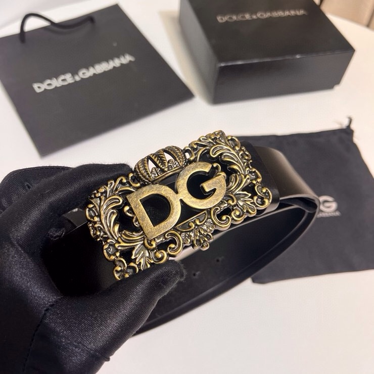 Dolce&Gabbana 新款 鞍皮腰带，简约配饰，缀以个性化钌色电镀金属 DG 徽标搭扣 4.0cm