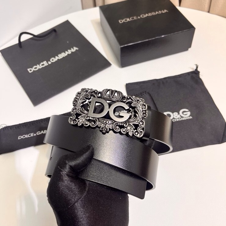 Dolce&Gabbana 新款 鞍皮腰带，简约配饰，缀以个性化钌色电镀金属 DG 徽标搭扣 4.0cm