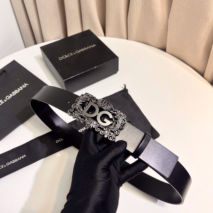 Dolce&Gabbana 新款 鞍皮腰带，简约配饰，缀以个性化钌色电镀金属 DG 徽标搭扣 4.0cm