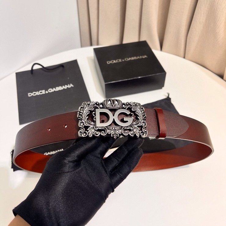 Dolce&Gabbana 新款 鞍皮腰带，简约配饰，缀以个性化钌色电镀金属 DG 徽标搭扣 4.0cm