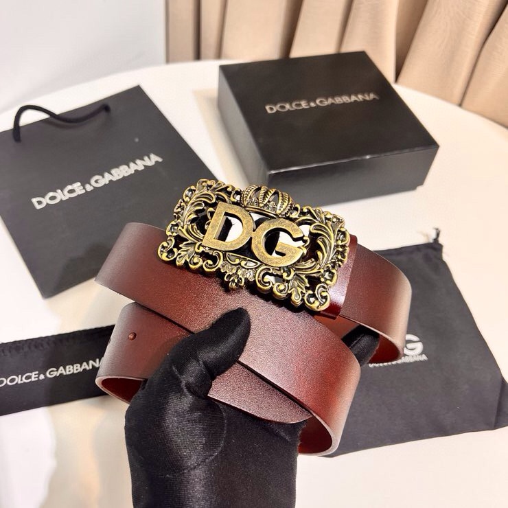 Dolce&Gabbana 新款 鞍皮腰带，简约配饰，缀以个性化钌色电镀金属 DG 徽标搭扣 4.0cm