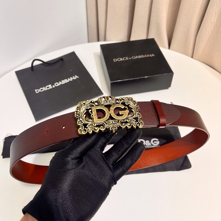 Dolce&Gabbana 新款 鞍皮腰带，简约配饰，缀以个性化钌色电镀金属 DG 徽标搭扣 4.0cm