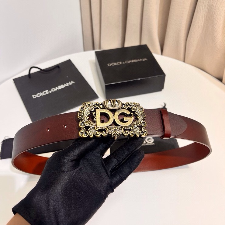 Dolce&Gabbana 新款 鞍皮腰带，简约配饰，缀以个性化钌色电镀金属 DG 徽标搭扣 4.0cm