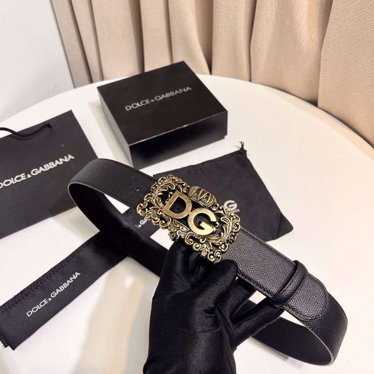 Dolce&Gabbana 新款 鞍皮腰带，简约配饰，缀以个性化钌色电镀金属 DG 徽标搭扣 4.0cm