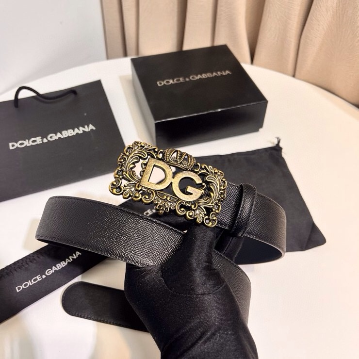 Dolce&Gabbana 新款 鞍皮腰带，简约配饰，缀以个性化钌色电镀金属 DG 徽标搭扣 4.0cm
