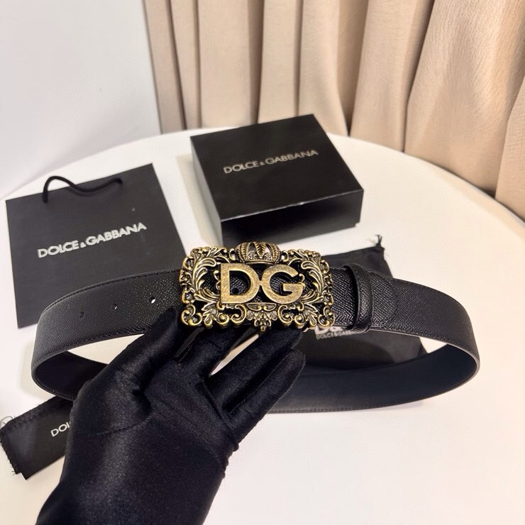 Dolce&Gabbana 新款 鞍皮腰带，简约配饰，缀以个性化钌色电镀金属 DG 徽标搭扣 4.0cm