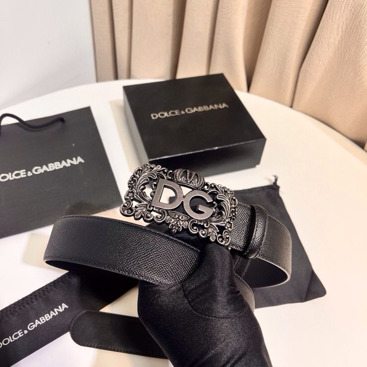 Dolce&Gabbana 新款 鞍皮腰带，简约配饰，缀以个性化钌色电镀金属 DG 徽标搭扣 4.0cm