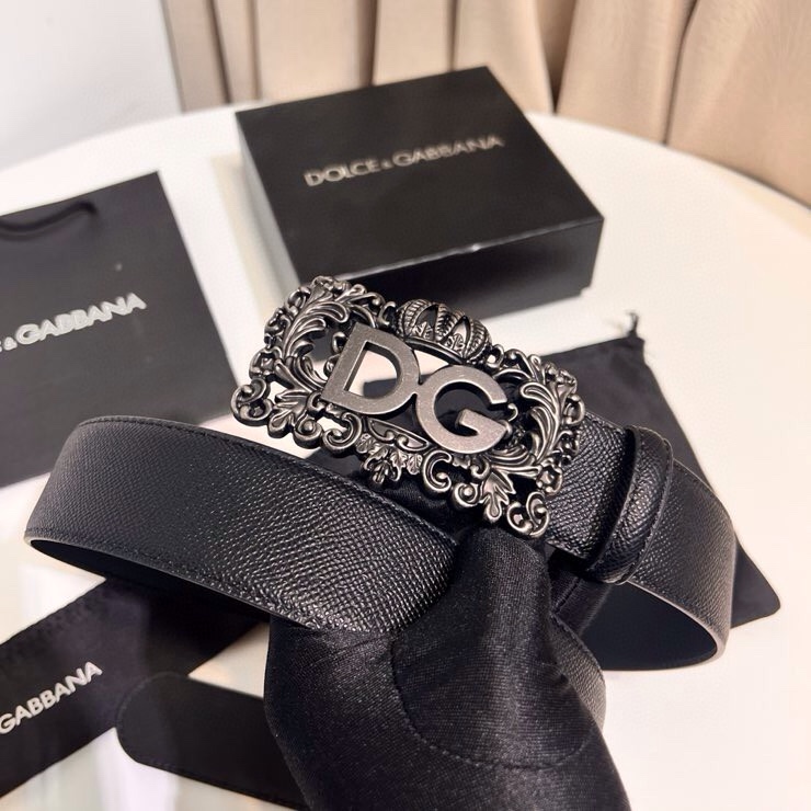 Dolce&Gabbana 新款 鞍皮腰带，简约配饰，缀以个性化钌色电镀金属 DG 徽标搭扣 4.0cm