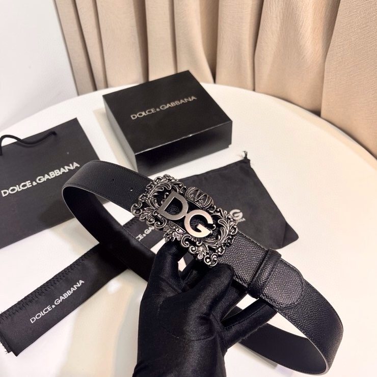 Dolce&Gabbana 新款 鞍皮腰带，简约配饰，缀以个性化钌色电镀金属 DG 徽标搭扣 4.0cm