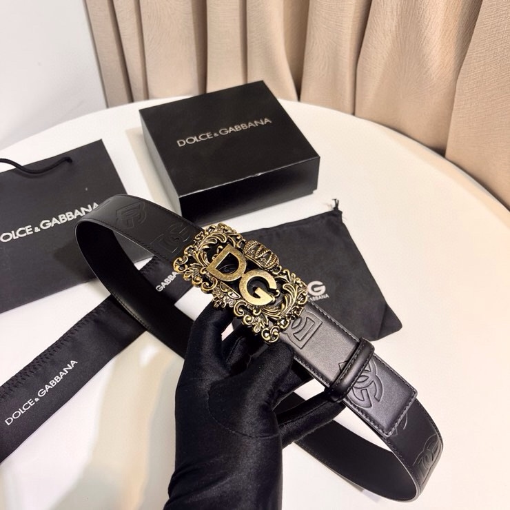 Dolce&Gabbana 新款 鞍皮腰带，简约配饰，缀以个性化钌色电镀金属 DG 徽标搭扣 4.0cm