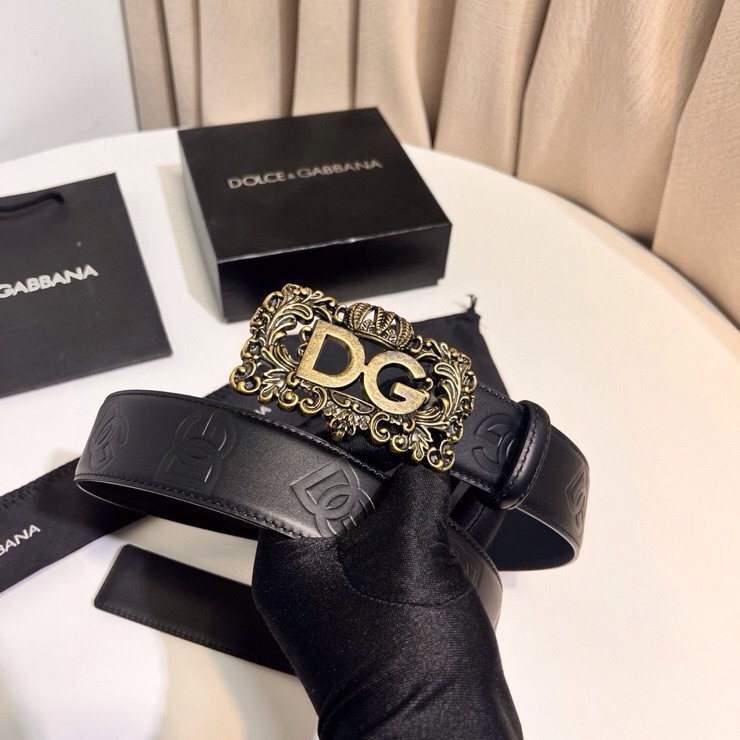 Dolce&Gabbana 新款 鞍皮腰带，简约配饰，缀以个性化钌色电镀金属 DG 徽标搭扣 4.0cm