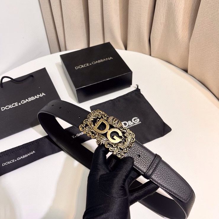 Dolce&Gabbana 新款 鞍皮腰带，简约配饰，缀以个性化钌色电镀金属 DG 徽标搭扣 4.0cm
