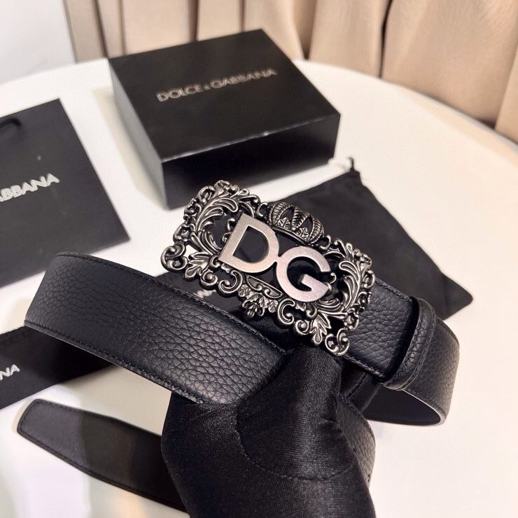 Dolce&Gabbana 新款 鞍皮腰带，简约配饰，缀以个性化钌色电镀金属 DG 徽标搭扣 4.0cm