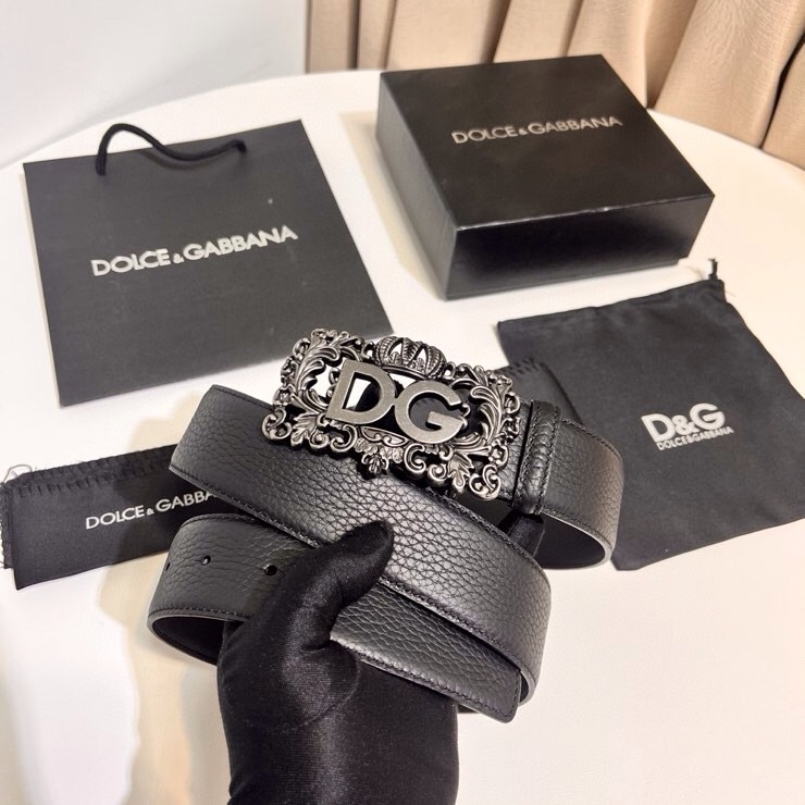 Dolce&Gabbana 新款 鞍皮腰带，简约配饰，缀以个性化钌色电镀金属 DG 徽标搭扣 4.0cm