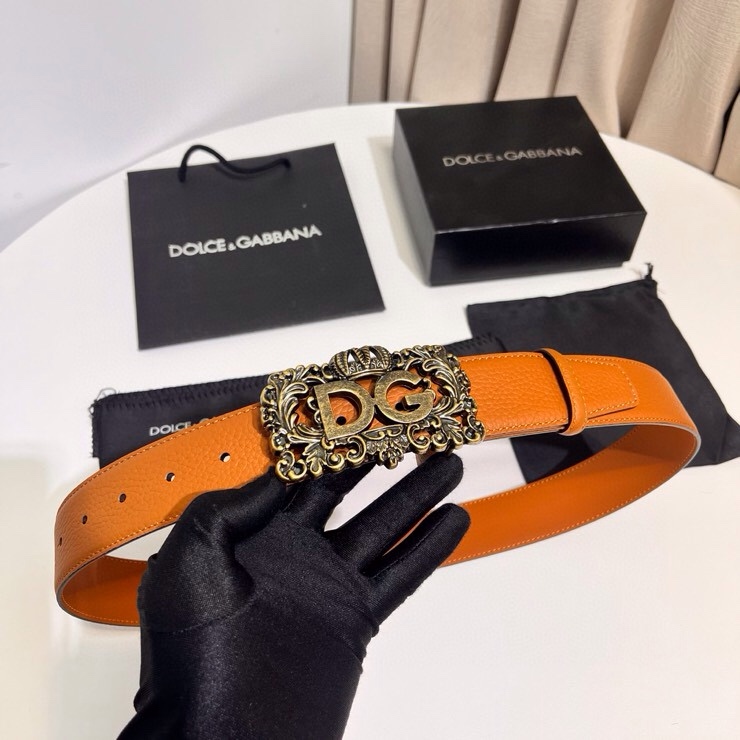 Dolce&Gabbana 新款 鞍皮腰带，简约配饰，缀以个性化钌色电镀金属 DG 徽标搭扣 4.0cm