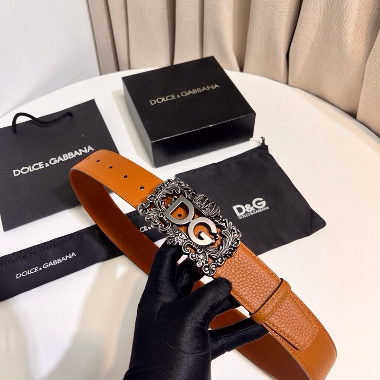 Dolce&Gabbana 新款 鞍皮腰带，简约配饰，缀以个性化钌色电镀金属 DG 徽标搭扣 4.0cm