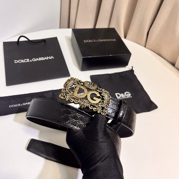Dolce&Gabbana 新款 鞍皮腰带，简约配饰，缀以个性化钌色电镀金属 DG 徽标搭扣 4.0cm