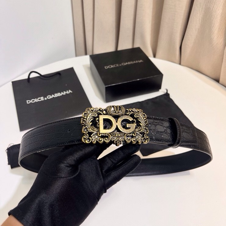 Dolce&Gabbana 新款 鞍皮腰带，简约配饰，缀以个性化钌色电镀金属 DG 徽标搭扣 4.0cm