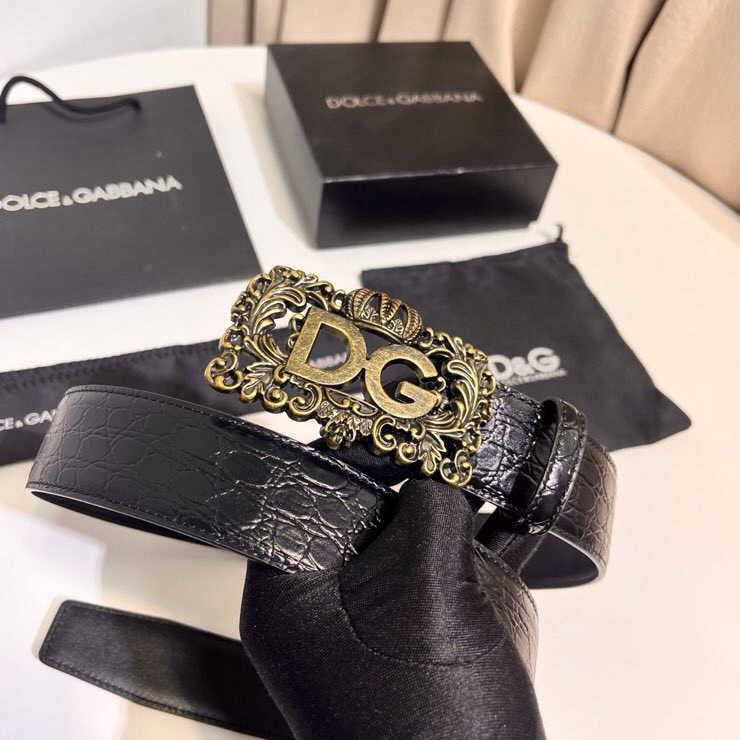 Dolce&Gabbana 新款 鞍皮腰带，简约配饰，缀以个性化钌色电镀金属 DG 徽标搭扣 4.0cm